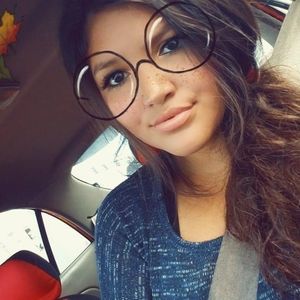 Meet your Posher, Lexi